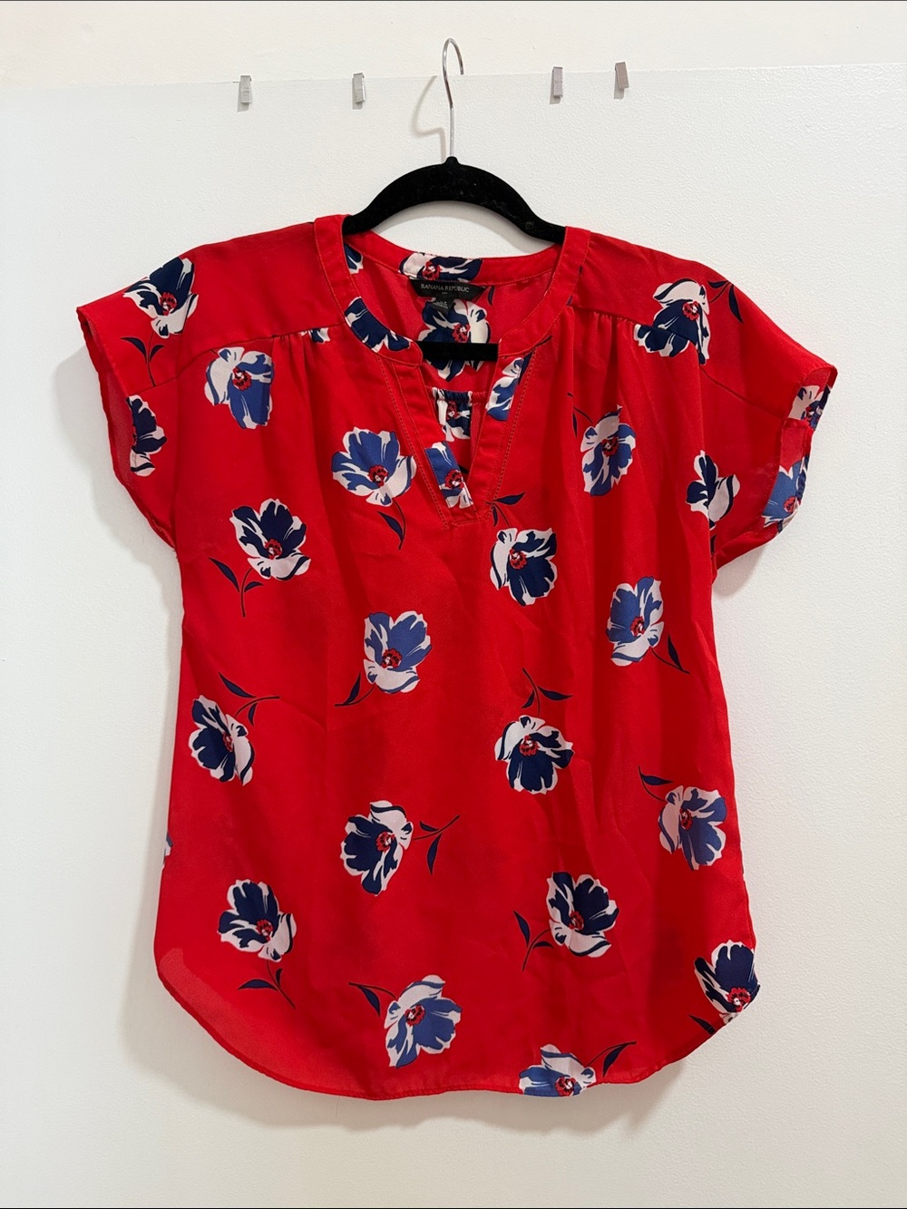 Banana Republic Red Floral Short-Sleeve Blouse